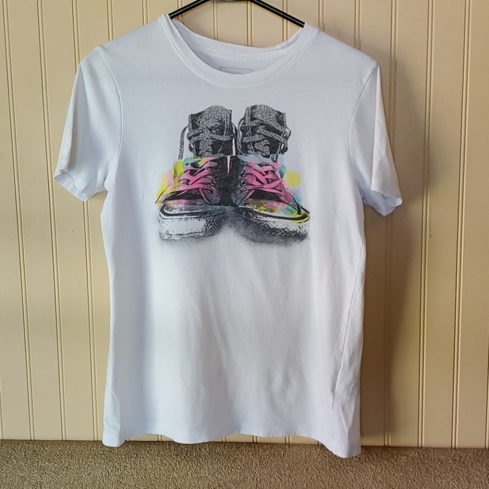 Converse tee juniors small high tops sneakers